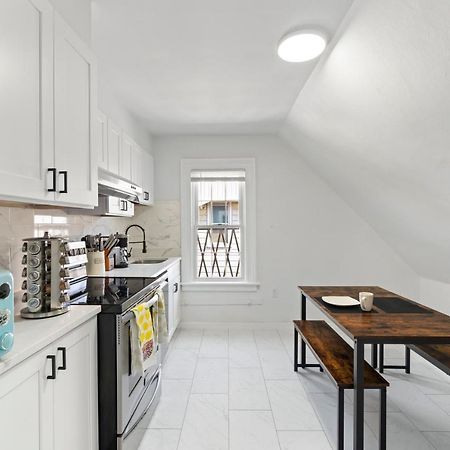 Ferienwohnung Cozy Gem In The Heart Of East Rock With Free Parking Near Yale And Dt New Haven Exterior foto