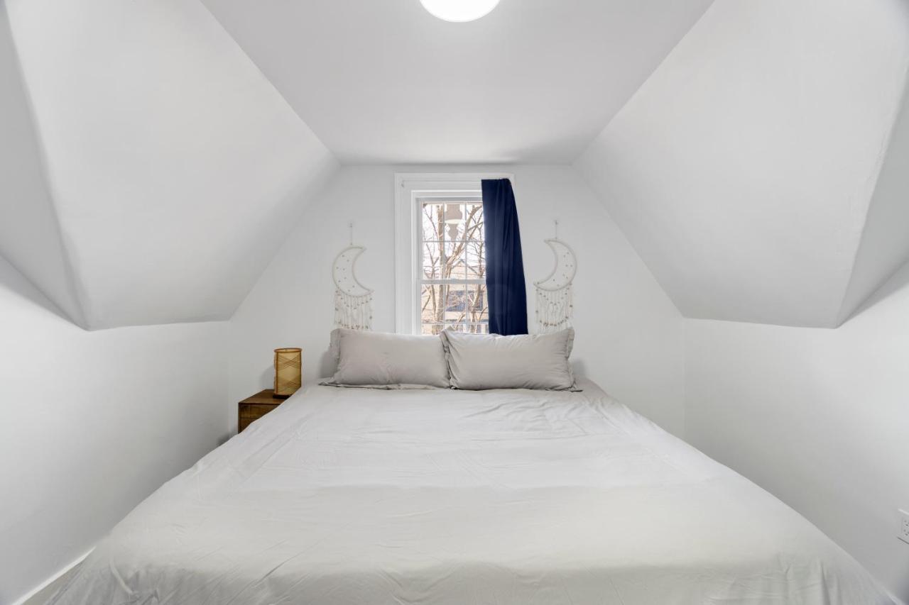 Ferienwohnung Cozy Gem In The Heart Of East Rock With Free Parking Near Yale And Dt New Haven Exterior foto