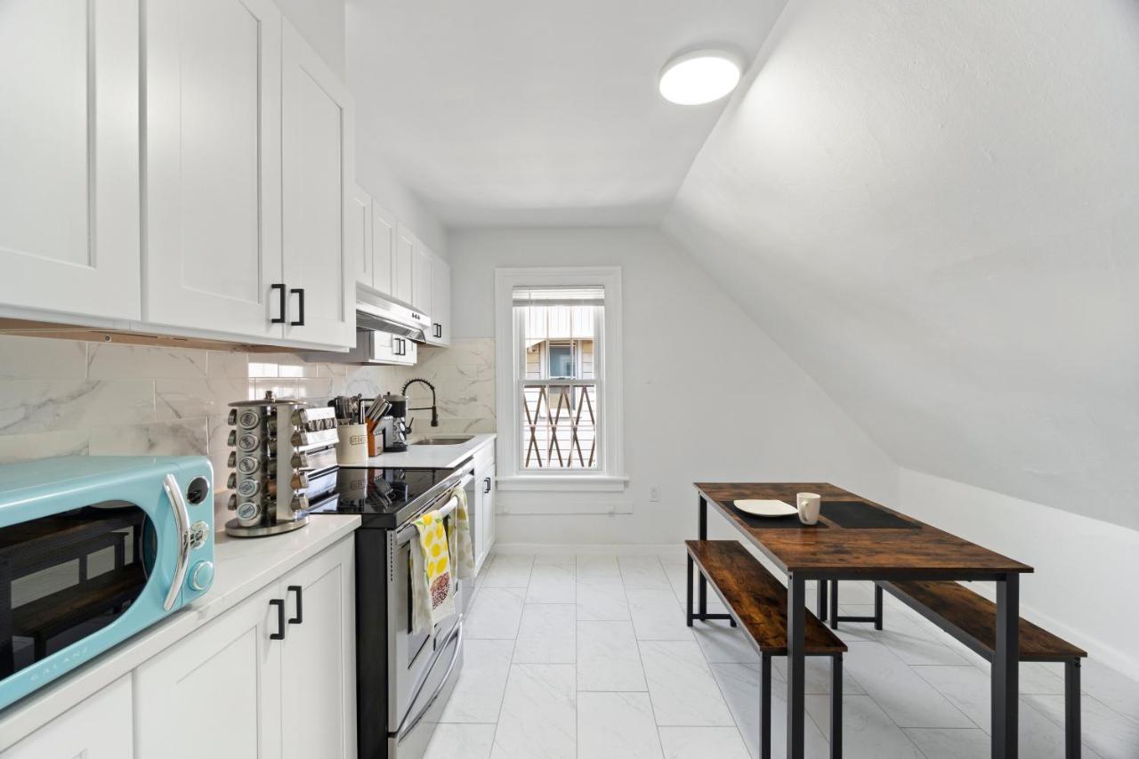 Ferienwohnung Cozy Gem In The Heart Of East Rock With Free Parking Near Yale And Dt New Haven Exterior foto
